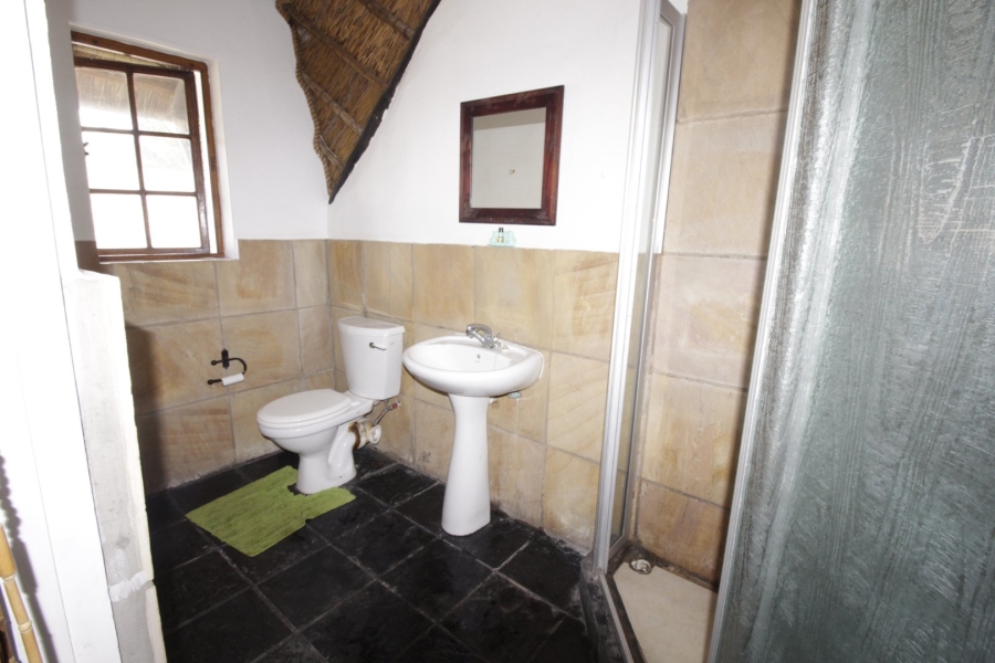 6 Bedroom Property for Sale in Ferreira Town Eastern Cape